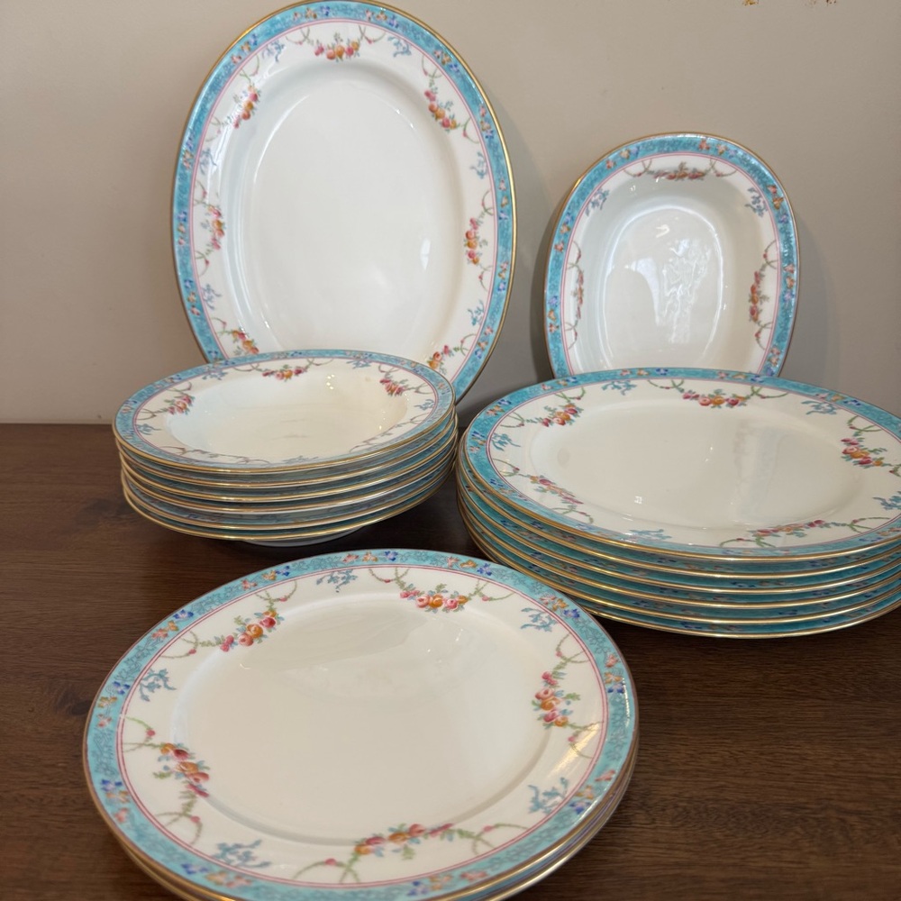 Cauldon LTD England L9140 Pattern Dinner Set Aqua Border Floral Swag